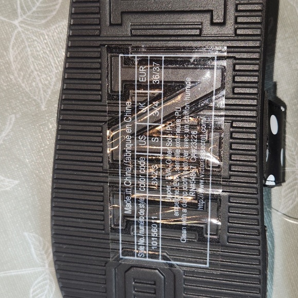 Pink Victoria Seceret Sliders - Picture 5 of 6